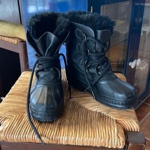 Sorel boots. Like new size 2